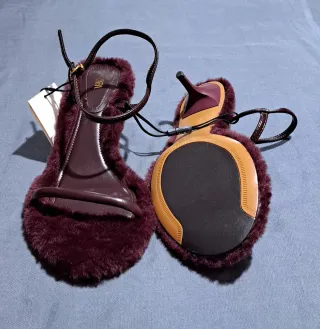Sandalias Zara burdeos peludas
