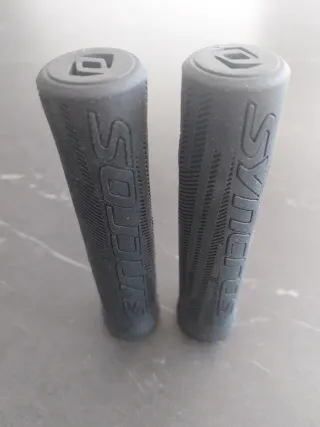 Puños Bicicleta Syncros-Scott Izquierdo y Derecho