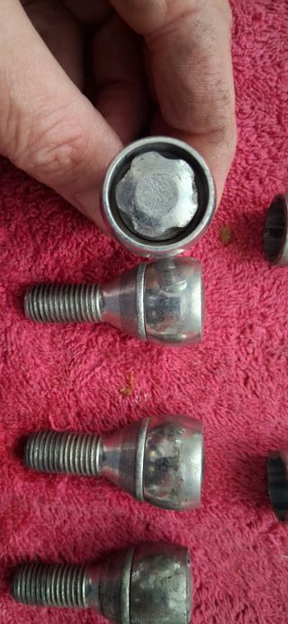 Tornillos Antirrobo Rueda / Llanta Coche