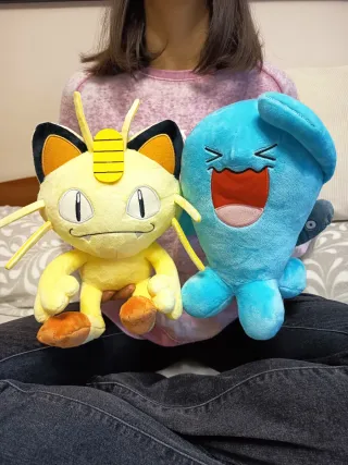 Peluches Pokémon Meowth y Wobbuffet