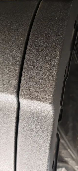 Guantera Lynk & Co 01