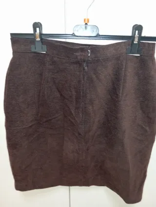 Gonna donna marrone di velluto leggero