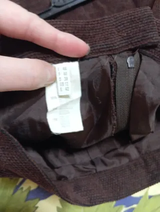 Gonna donna marrone di velluto leggero