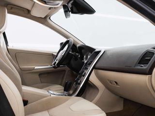 Volvo XC-60 XC 60 D4 DPF 2WD Momentum