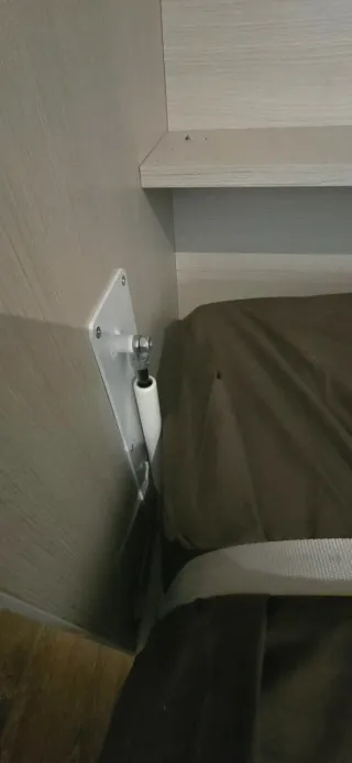 Cama abatible vertical beige de madera