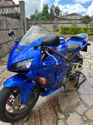 Honda CBR 600 RR Azul