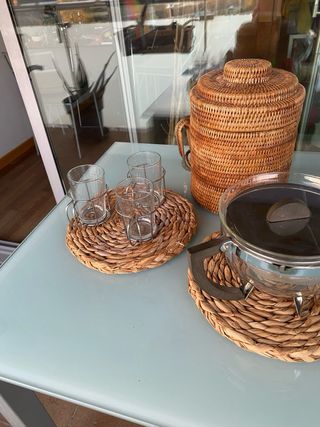 Cubiteras de ratán con pinzas