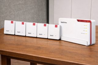AVM FRITZ!Box 5690 Pro WiFi 7 + 8 Repetidores