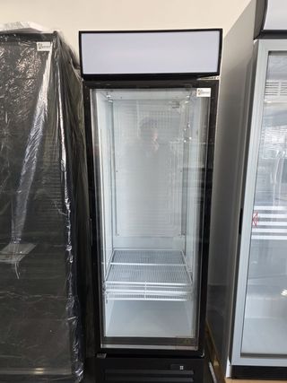 NEVERA EXPOSITORA VERTICAL
