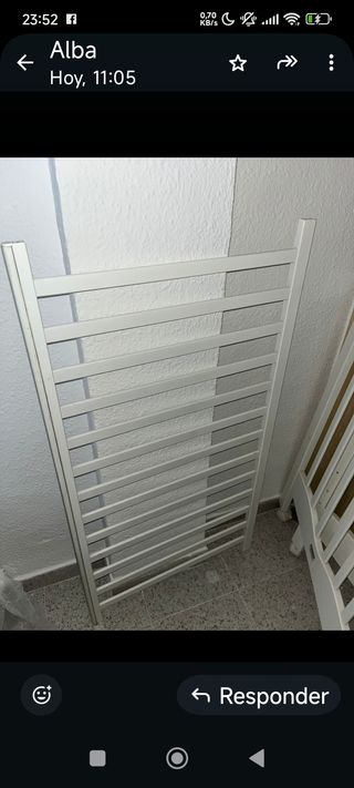 Cuna blanca unisex con colchón