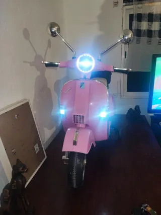 Moto Eléctrica Vespa Rosa