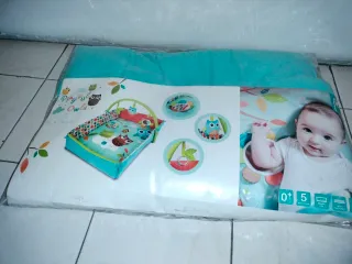 Manta de actividades para bebé