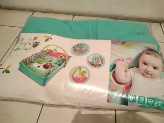 Manta de actividades para bebé