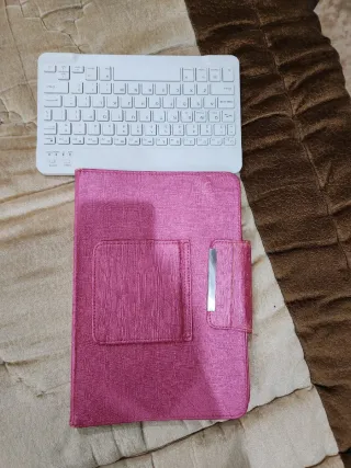 Tablet con Teclado Beige y Rosa
