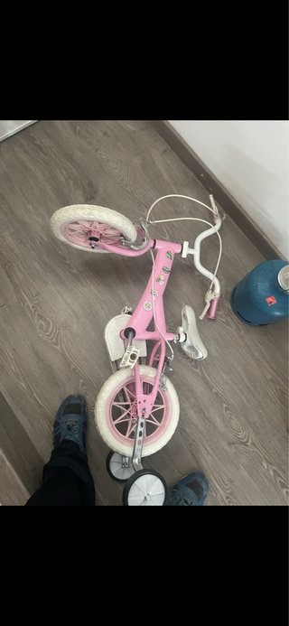 Bicicleta infantil rosa edad 2 a 4 años +/-