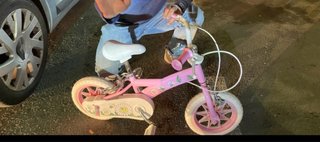 Bicicleta infantil rosa edad 2 a 4 años +/-