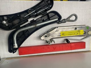 Kit Audi: Gato, Llaves, Triangulos, Gancho