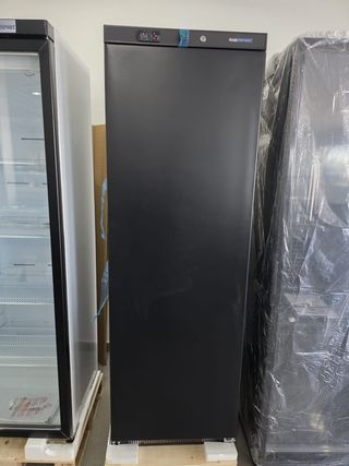 CONGELADOR VERTICAL NEGRO