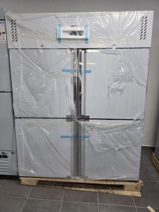 NEVERA EXPOSITORA 4 PUERTAS