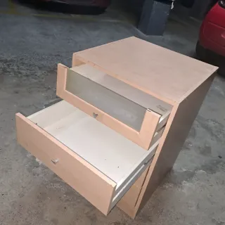 Comoda Cajonera de madera mediana