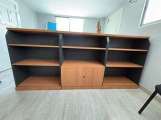 Mostrador recepción 240cm + mueble almacenaje