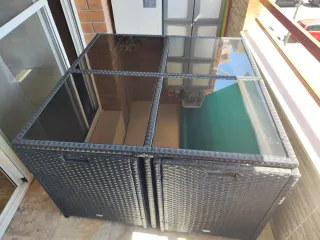 Mesa de jardín con 4 sillones y tapa de cristal