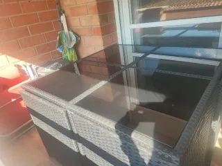 Mesa de jardín con 4 sillones y tapa de cristal
