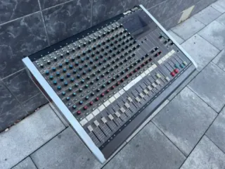 Mesa de mezclas RAMSA WR-S216