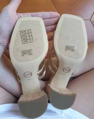 Sandalias Michael Kors Doradas Tacón