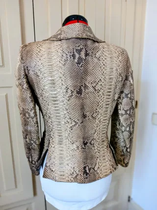 Chaqueta auténtica piel serpiente beige