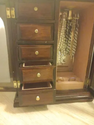 Mini Joyero de madera elegante