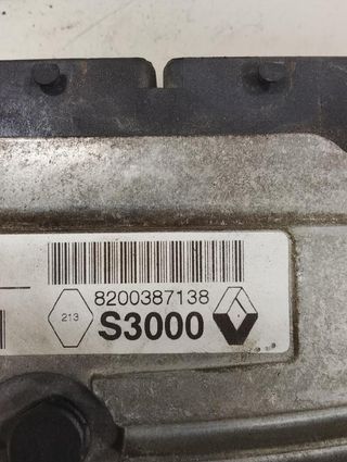 734 215842882a centralita motor uce renault megane