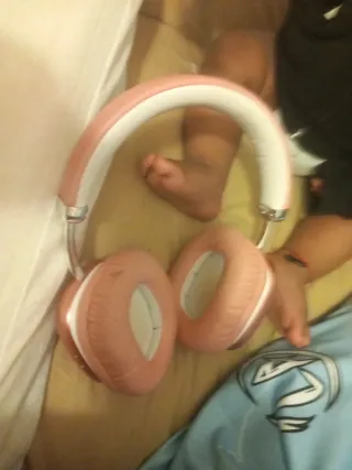 Auriculares Rosas y Blancos