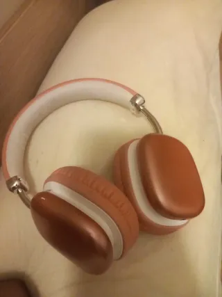 Auriculares Rosas y Blancos