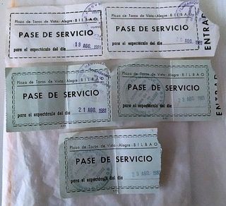 2 Carteles Toros Bilbao 1977/1979 y 5 Pases 1981