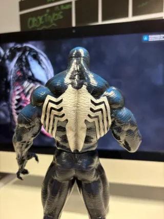 Figura Venom Resina Pintada Mano