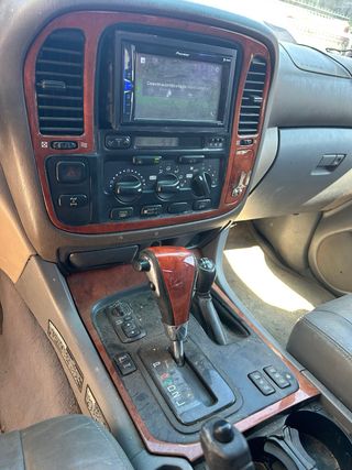 Toyota Land Cruiser 100 2002