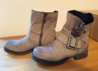 Stivaletti biker con fibbie