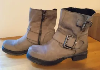 Stivaletti biker con fibbie