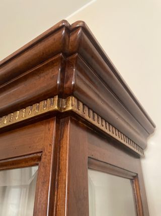 Credenza classica in ottime condizioni  Vendo cosi