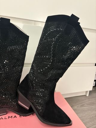 Botas Alma en Pena. Talla 37 Negras.Nuevas
