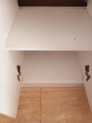 Mueble de baño con lavabo y mármol y  esfijo