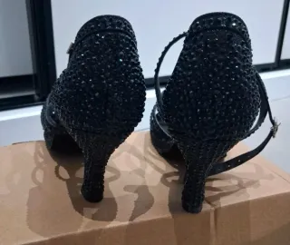 Zapatos de baile latino negros con pedrería