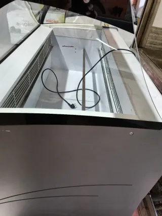 Vitrina ISABELLA 13 cubetas