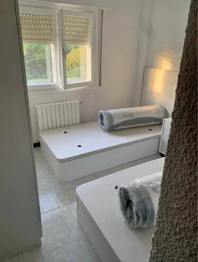 Armarios de madera color beige de 2 y 3 y 4 puerta