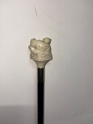 Bastone da passeggio con pomolo decorativo