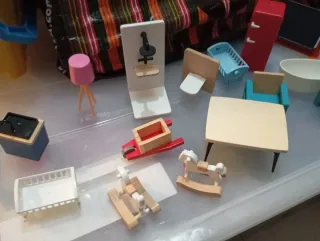 Mobiliario de juguete con accesorios