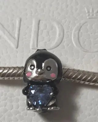Charm Pinguino Cuore Blu