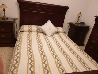 Muebles de comedor de madera oscura