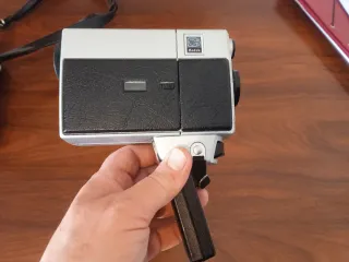 Cámara Super 8 Kodak Instamatic M24 + Maletín